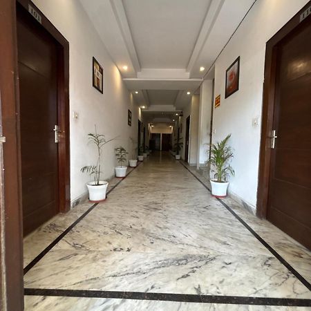Hotel Tara Palace By Goyal Hoteliers 아그라 외부 사진