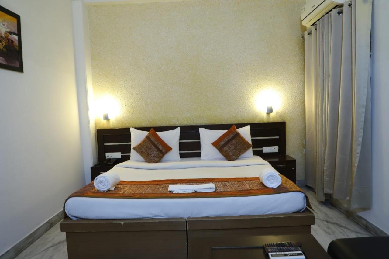 Hotel Tara Palace By Goyal Hoteliers 아그라 외부 사진