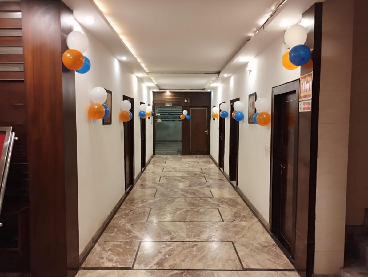 Hotel Tara Palace By Goyal Hoteliers 아그라 외부 사진