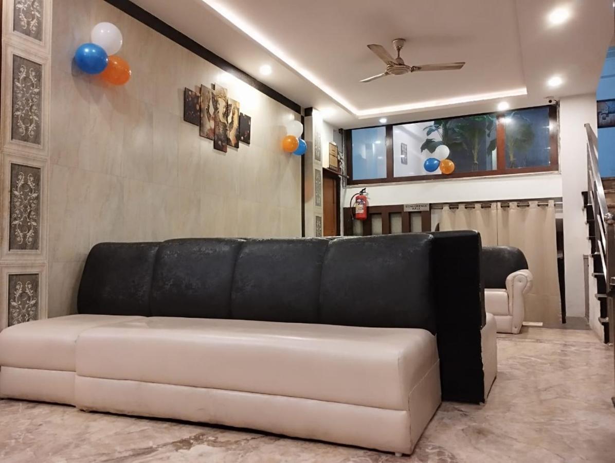 Hotel Tara Palace By Goyal Hoteliers 아그라 외부 사진