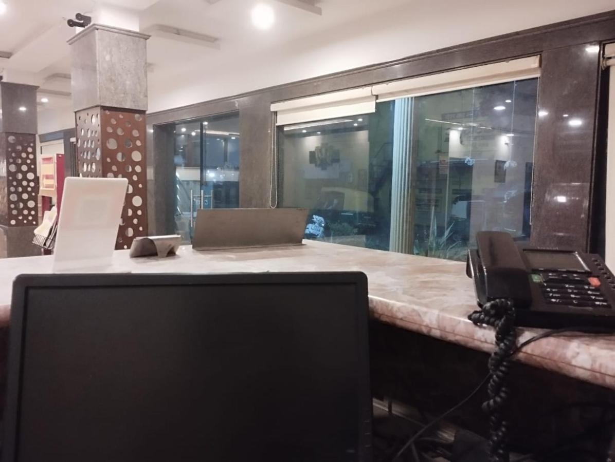 Hotel Tara Palace By Goyal Hoteliers 아그라 외부 사진