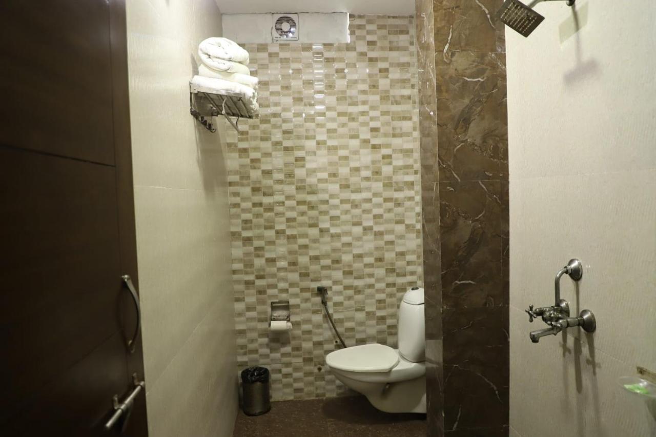 Hotel Tara Palace By Goyal Hoteliers 아그라 외부 사진