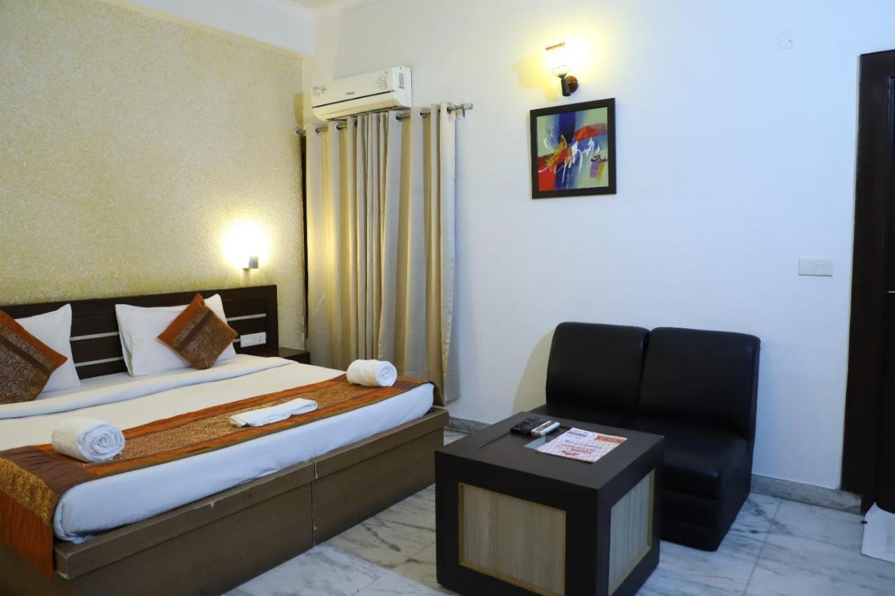 Hotel Tara Palace By Goyal Hoteliers 아그라 외부 사진